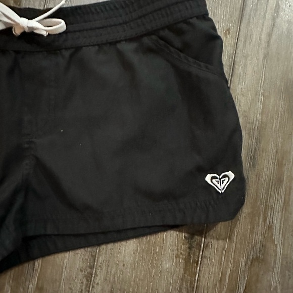 Roxy Shorts - Picture 3 of 9